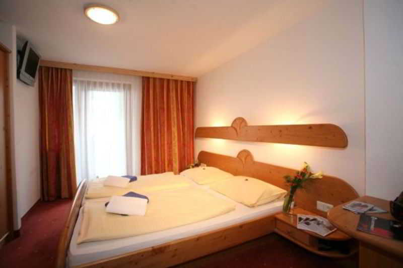 First Mountain Hotel Oetztal レンゲンフェルト エクステリア 写真